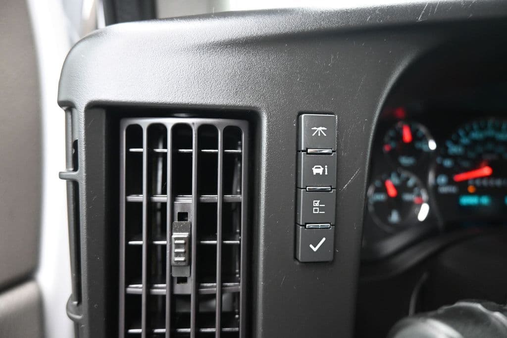 2023 Chevrolet Express 3500 LS Passenger, photo 21 of 53