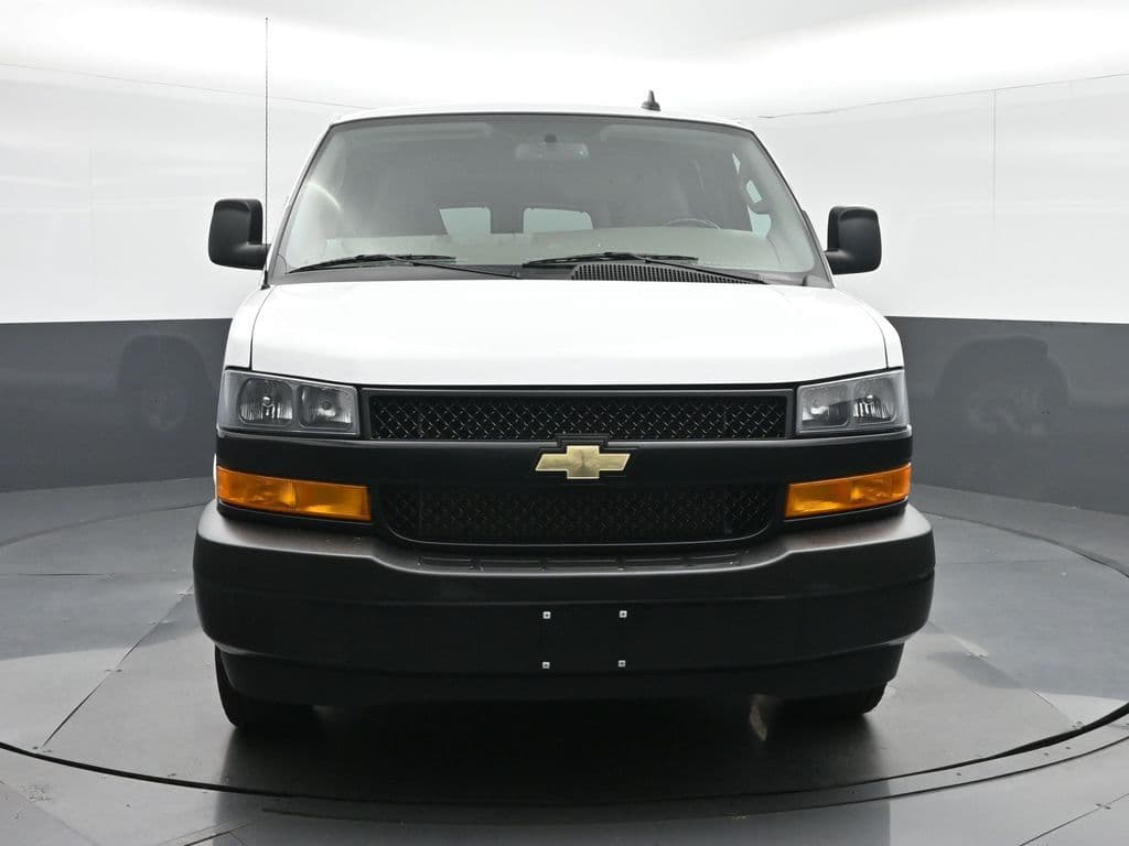 2023 Chevrolet Express 3500 LS Passenger, photo 2 of 53