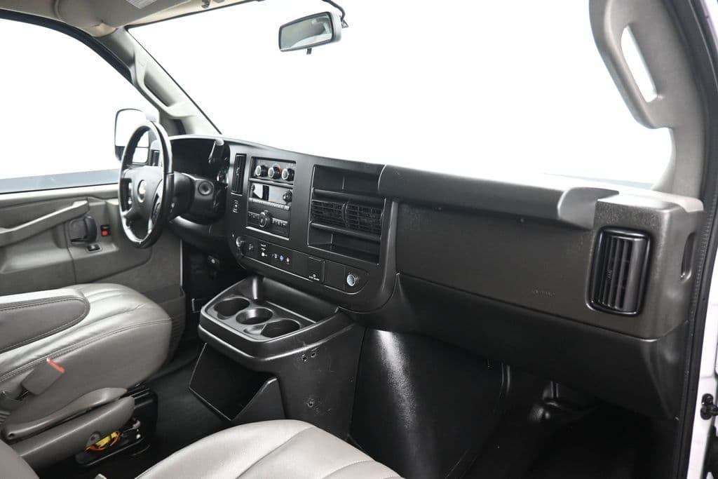 2023 Chevrolet Express 3500 LS Passenger, photo 37 of 53