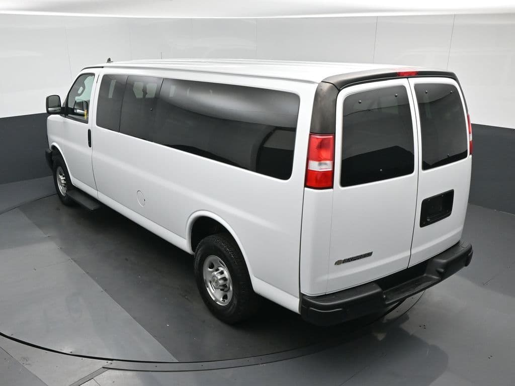 2023 Chevrolet Express 3500 LS Passenger, photo 52 of 53