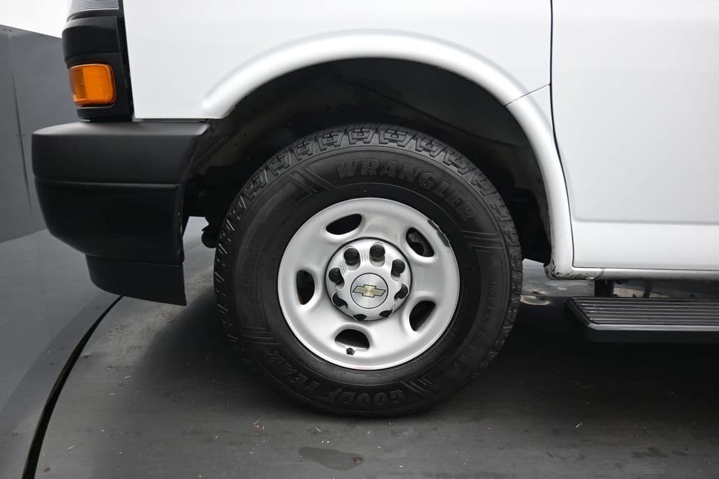 2023 Chevrolet Express 3500 LS Passenger, photo 44 of 53