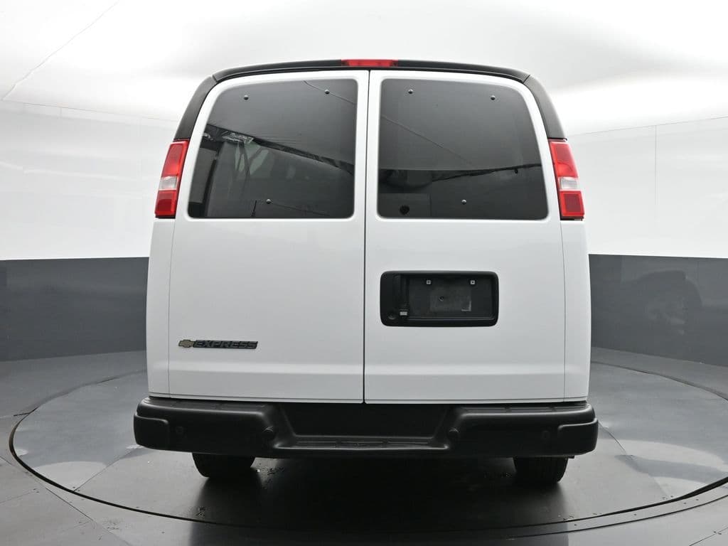 2023 Chevrolet Express 3500 LS Passenger, photo 6 of 53