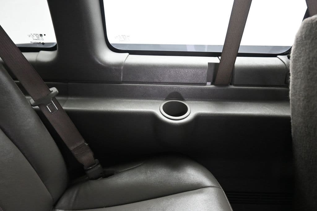 2023 Chevrolet Express 3500 LS Passenger, photo 28 of 53