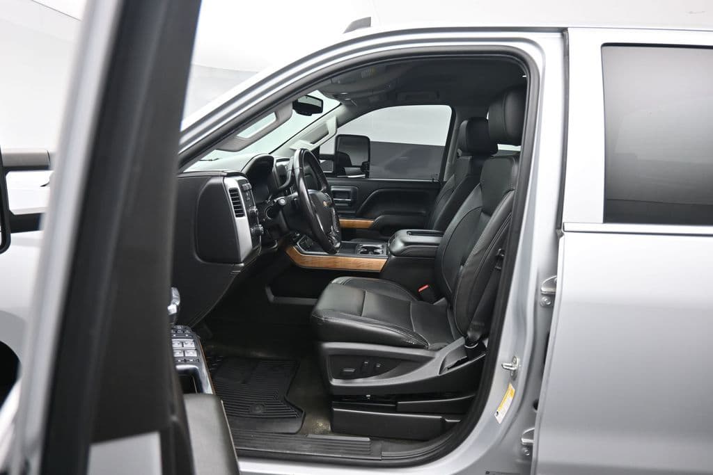 2018 Chevrolet Silverado 2500HD LTZ, photo 12 of 60