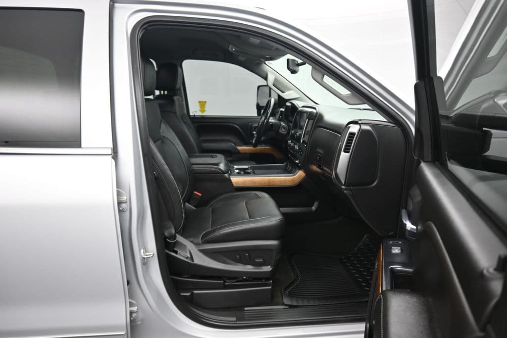 2018 Chevrolet Silverado 2500HD LTZ, photo 42 of 60
