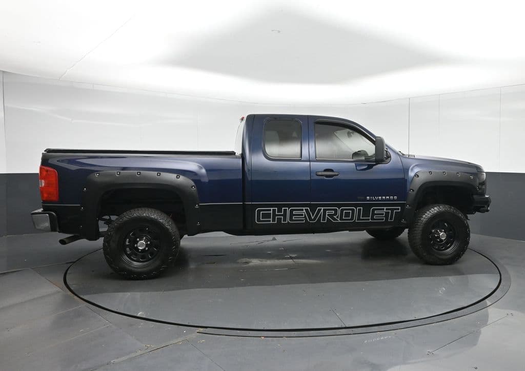 2011 Chevrolet Silverado 1500 LS, photo 8 of 66