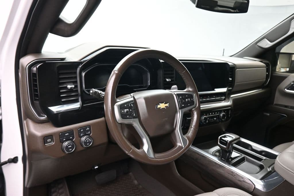 2023 Chevrolet Silverado 1500 LTZ, photo 14 of 69