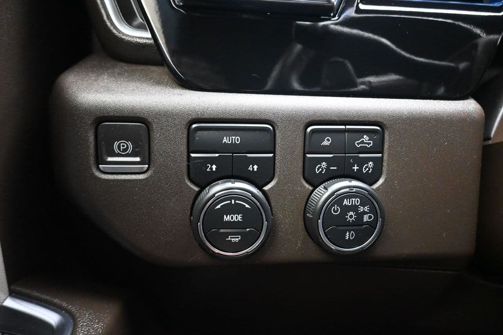 2023 Chevrolet Silverado 1500 LTZ, photo 31 of 69