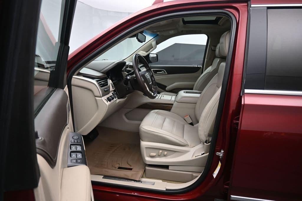 2018 GMC Yukon Denali, photo 12 of 73