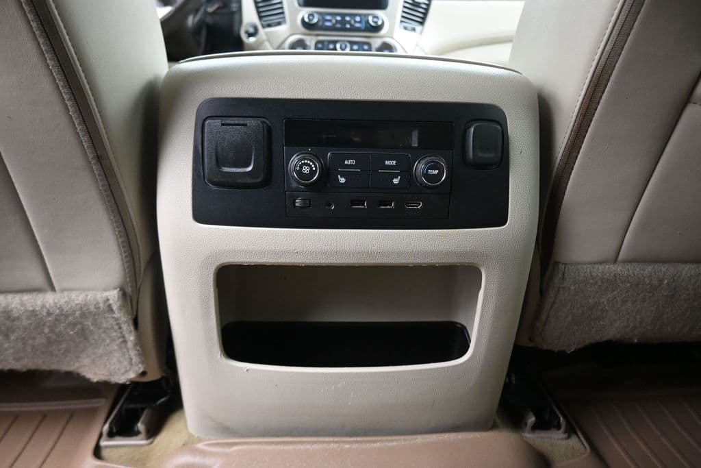 2018 GMC Yukon Denali, photo 36 of 73