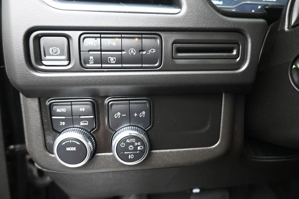 2022 GMC Yukon XL SLT, photo 31 of 81