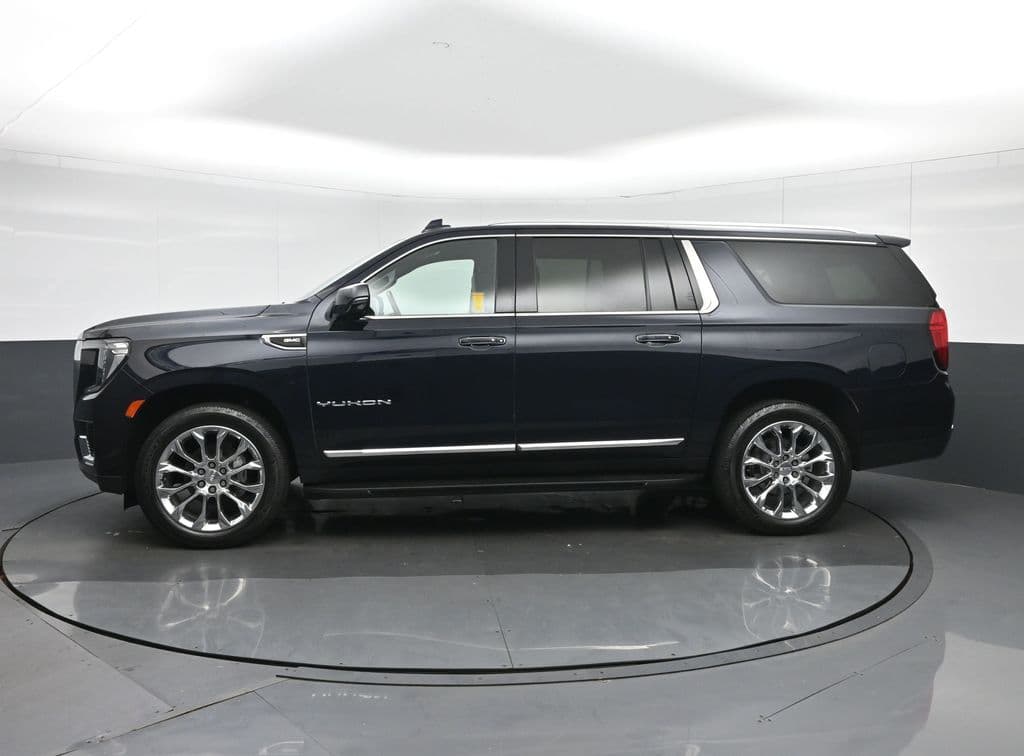 2022 GMC Yukon XL SLT, photo 4 of 81