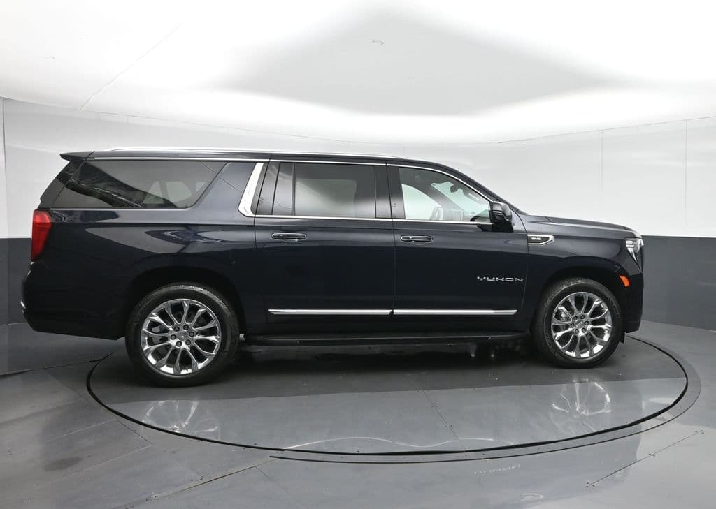 2022 GMC Yukon XL SLT, photo 8 of 81