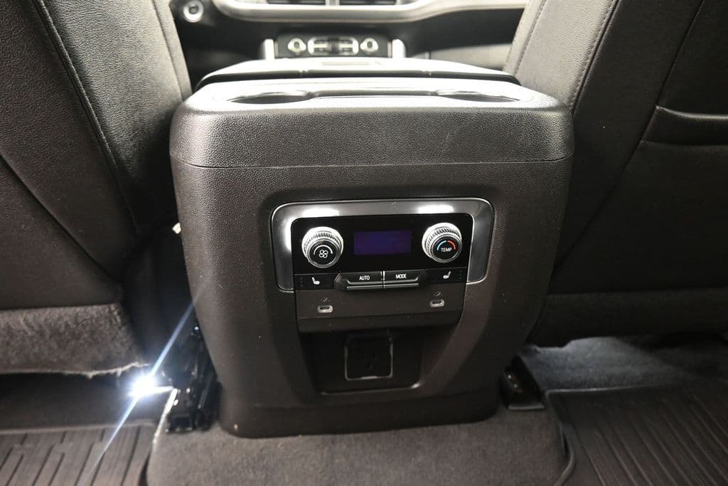 2022 GMC Yukon XL SLT, photo 40 of 81
