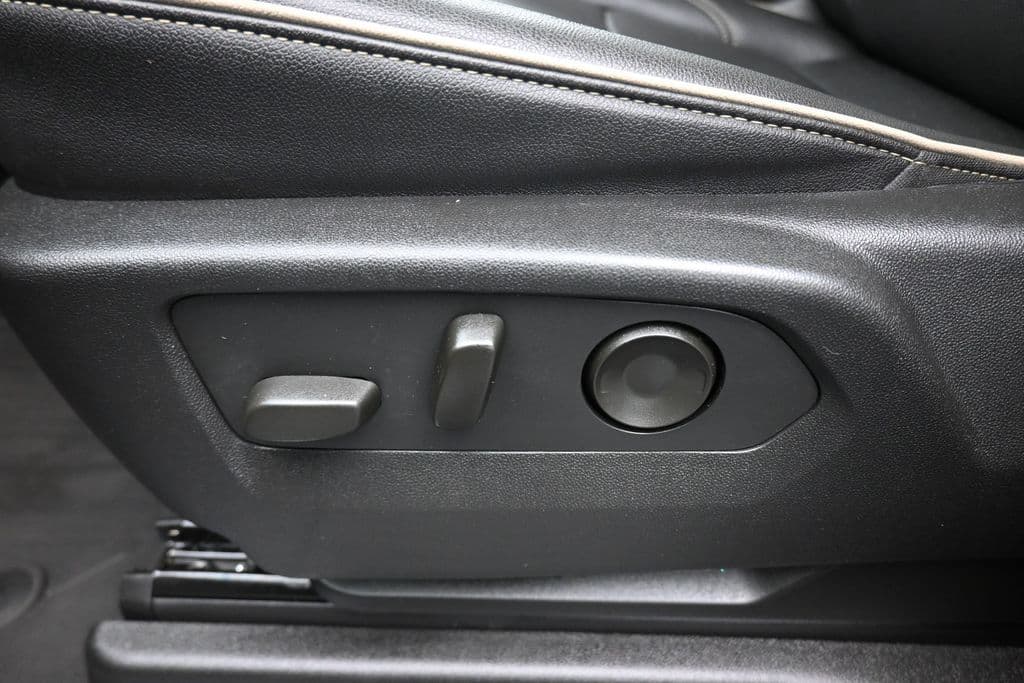 2022 GMC Yukon XL SLT, photo 13 of 81