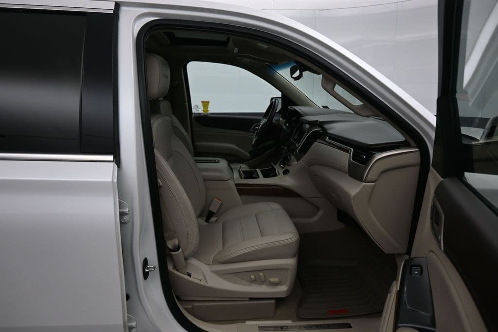 2019 GMC Yukon XL Denali, photo 56 of 74