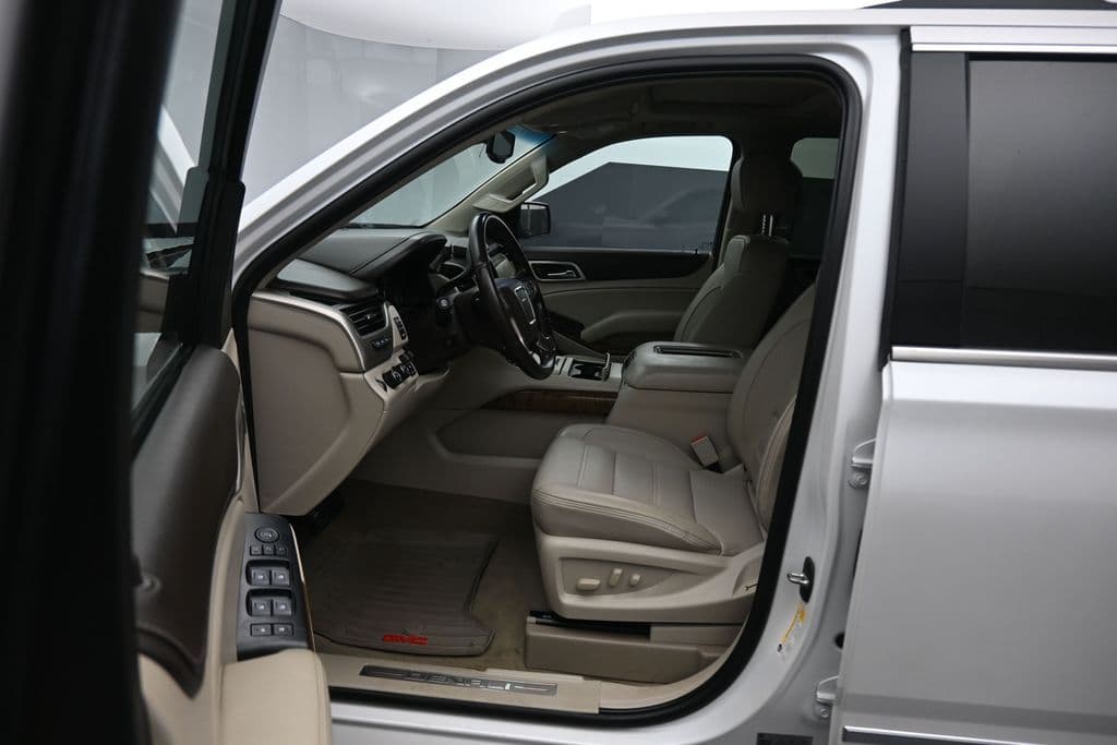 2019 GMC Yukon XL Denali, photo 12 of 74