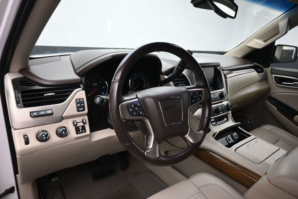 2019 GMC Yukon XL Denali, photo 14 of 74