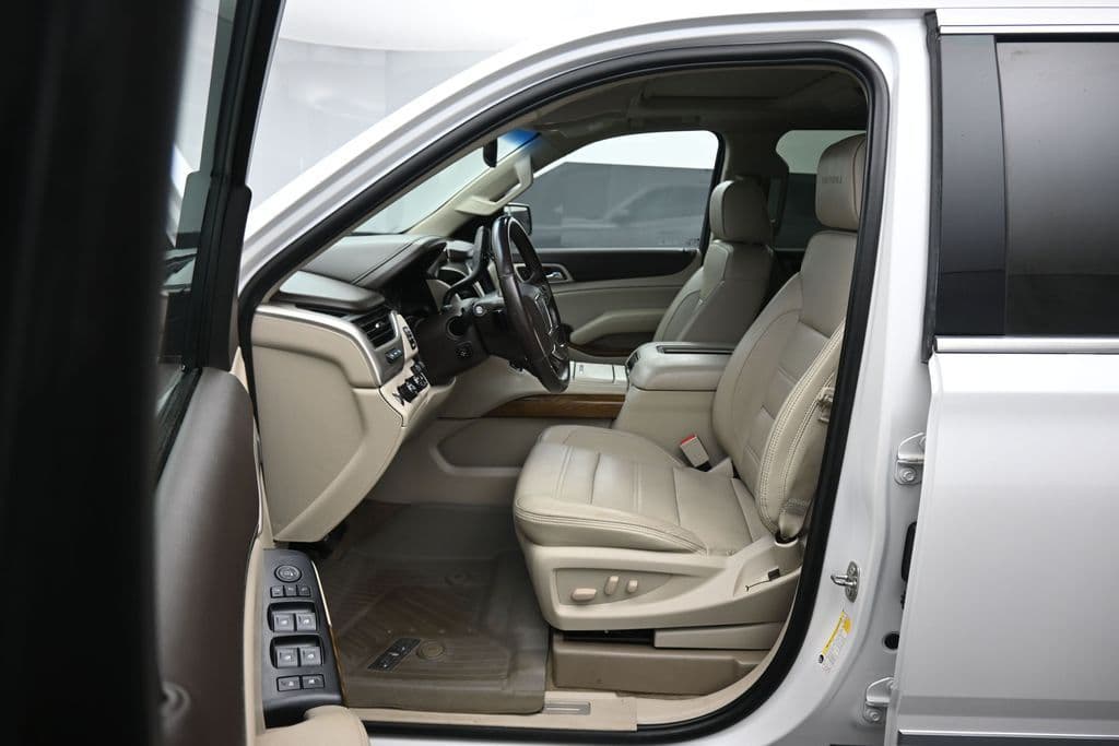2019 GMC Yukon XL Denali, photo 12 of 74