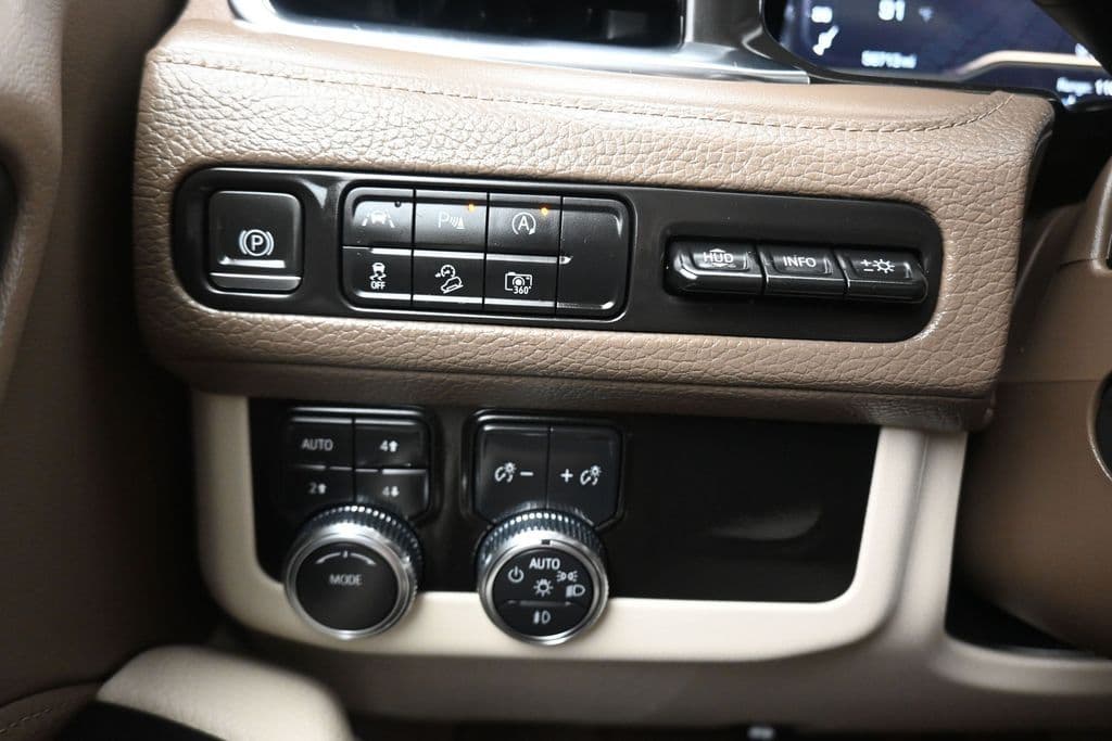 2023 GMC Yukon XL Denali, photo 33 of 80
