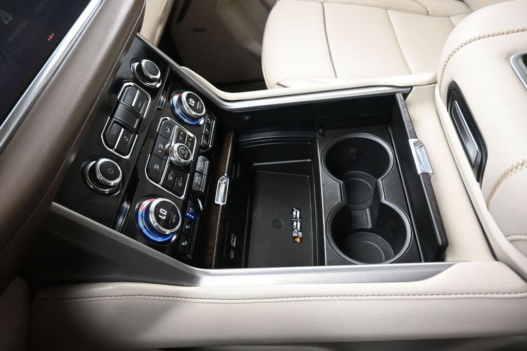 2023 GMC Yukon XL Denali, photo 30 of 80