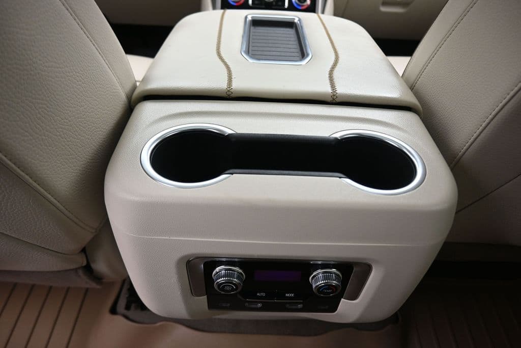 2023 GMC Yukon XL Denali, photo 42 of 80