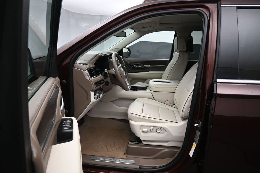 2023 GMC Yukon XL Denali, photo 12 of 80