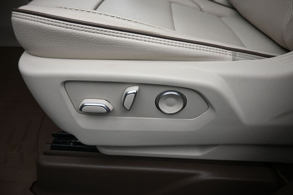 2023 GMC Yukon XL Denali, photo 13 of 80