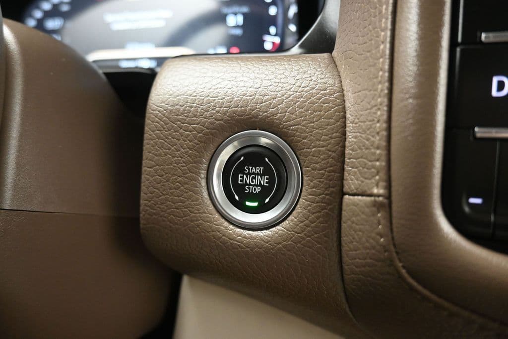 2023 GMC Yukon XL Denali, photo 27 of 80
