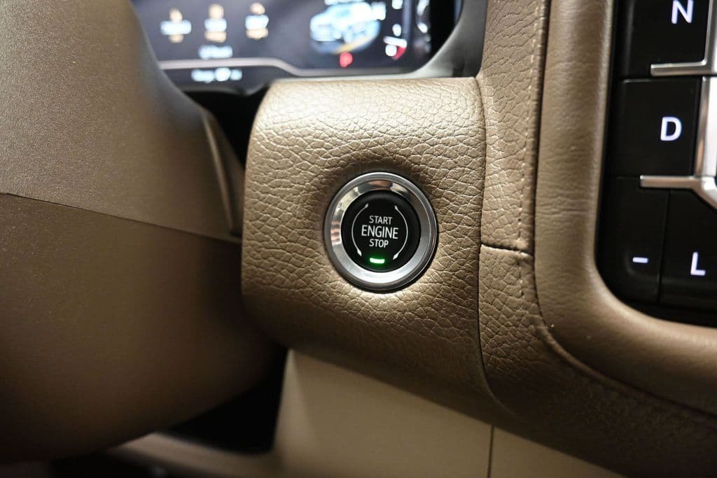 2023 GMC Yukon XL Denali, photo 27 of 83