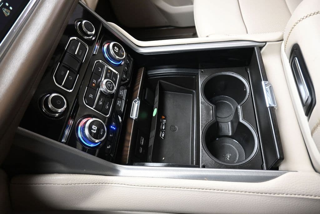 2023 GMC Yukon XL Denali, photo 29 of 83