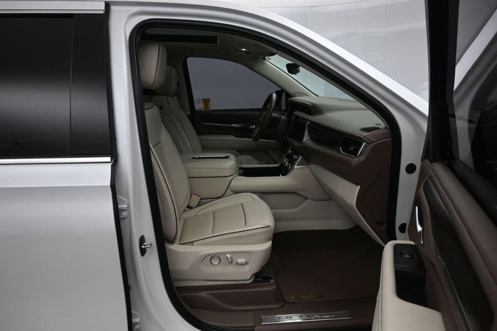 2023 GMC Yukon XL Denali, photo 62 of 83