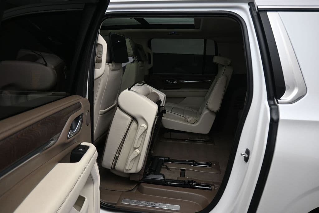 2023 GMC Yukon XL Denali, photo 42 of 83