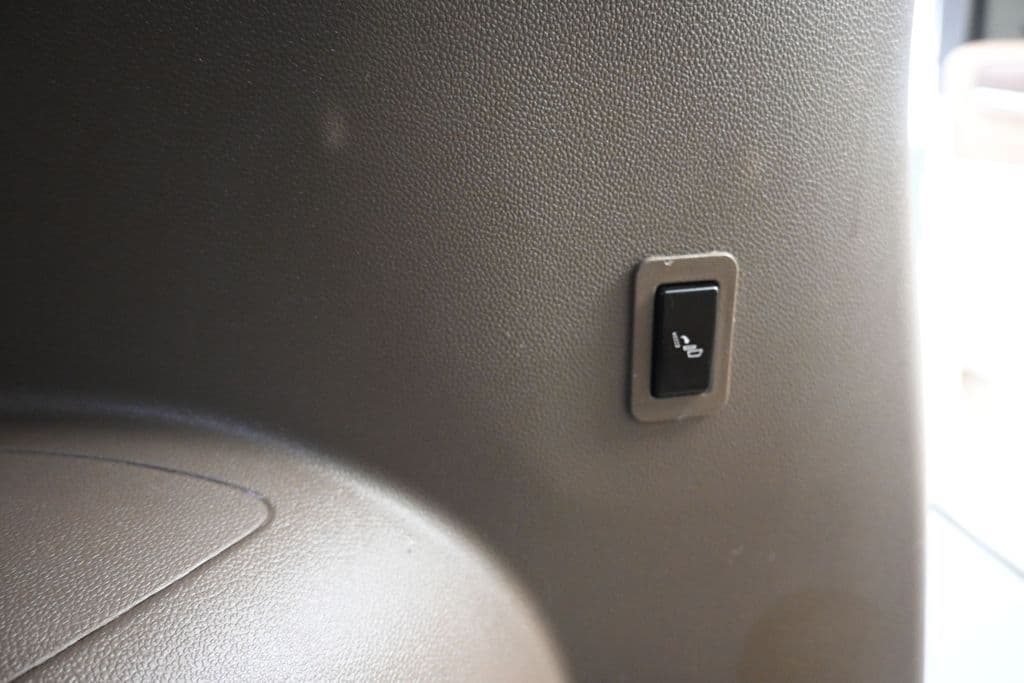 2023 GMC Yukon XL Denali, photo 44 of 83