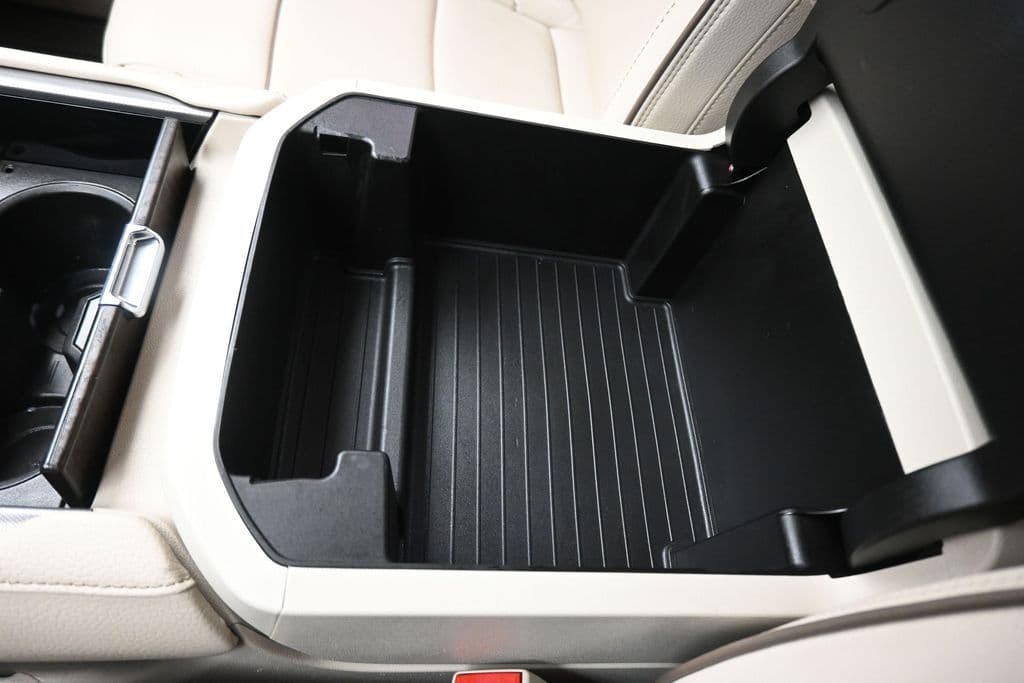 2023 GMC Yukon XL Denali, photo 30 of 83