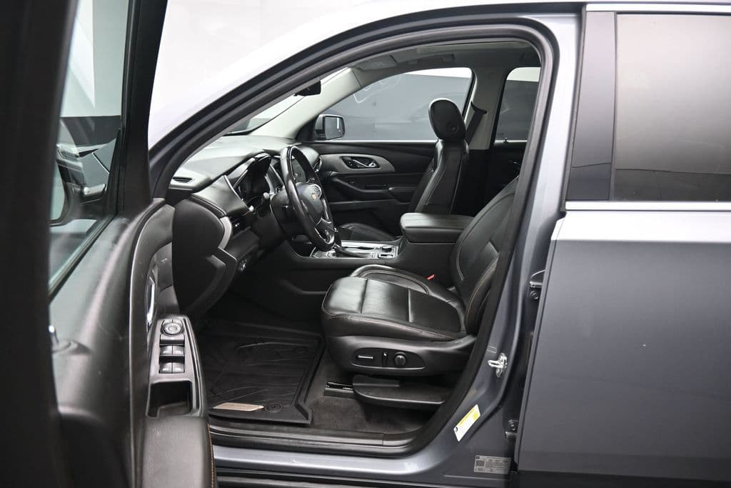 2020 Chevrolet Traverse 3LT, photo 13 of 75