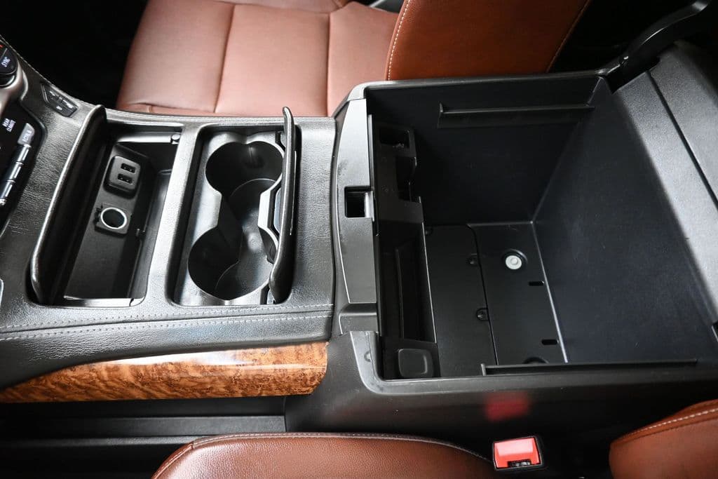 2019 Chevrolet Suburban Premier, photo 23 of 72