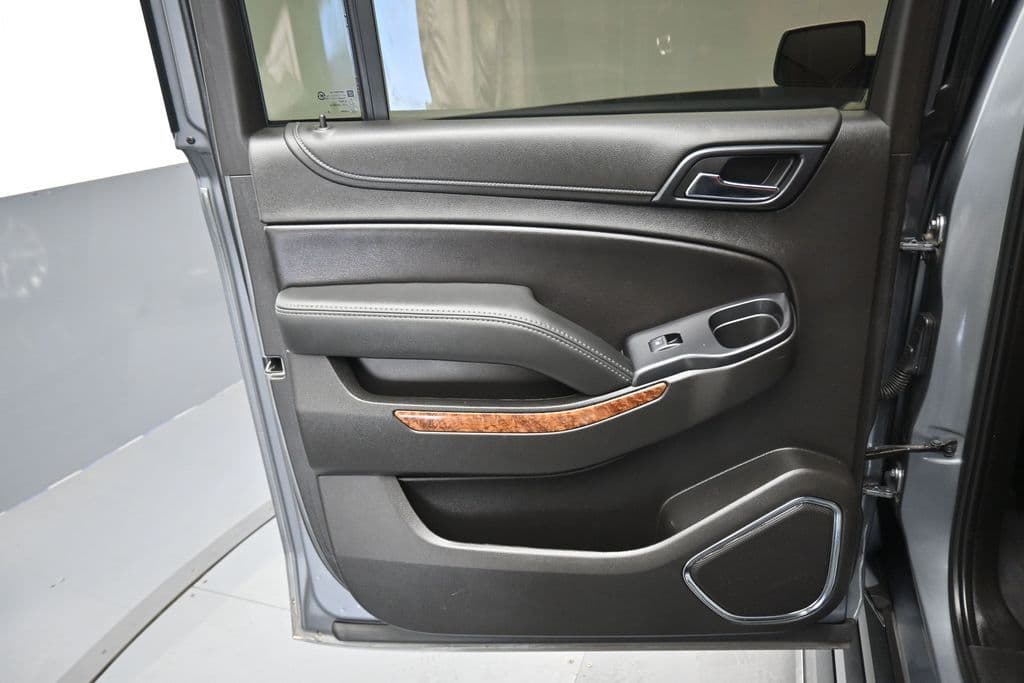 2019 Chevrolet Suburban Premier, photo 29 of 72