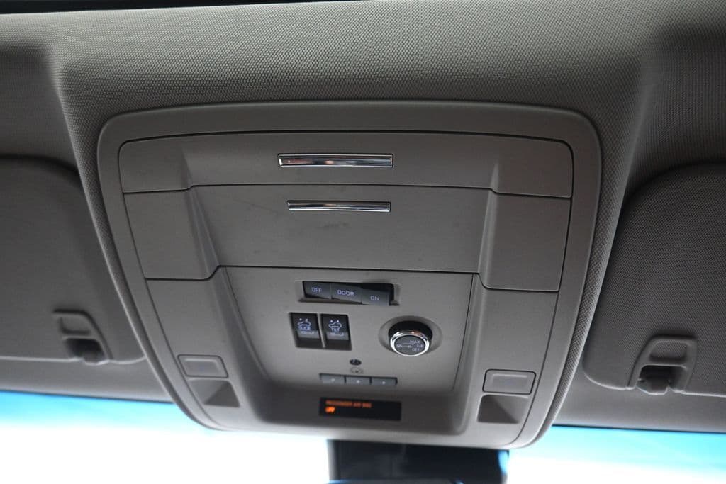 2019 Chevrolet Suburban Premier, photo 24 of 72