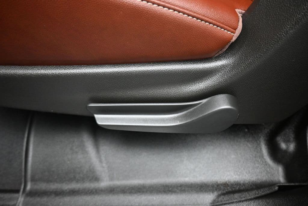 2019 Chevrolet Suburban Premier, photo 32 of 72