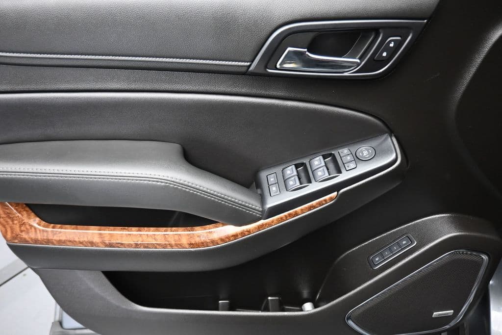 2019 Chevrolet Suburban Premier, photo 10 of 72