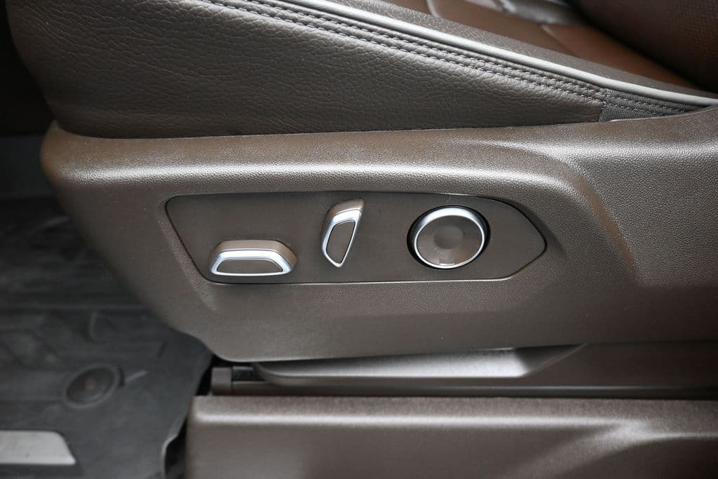 2024 GMC Sierra 2500HD Denali, photo 13 of 79