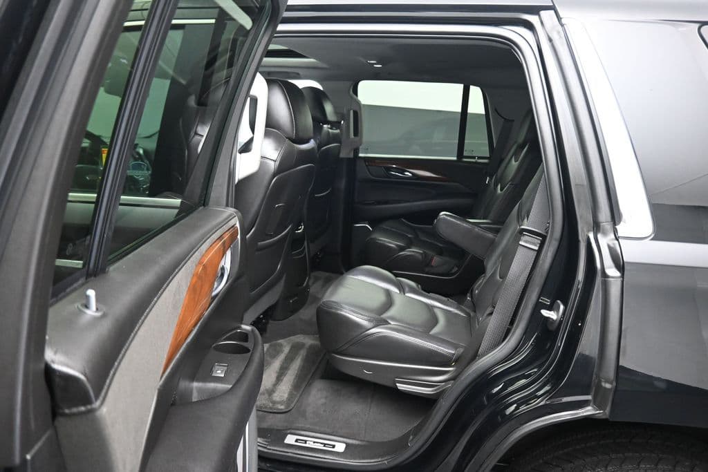 2020 Cadillac Escalade Luxury, photo 36 of 74