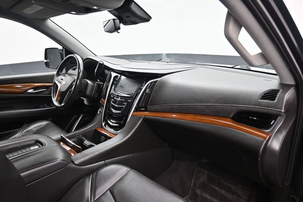 2020 Cadillac Escalade Luxury, photo 56 of 74