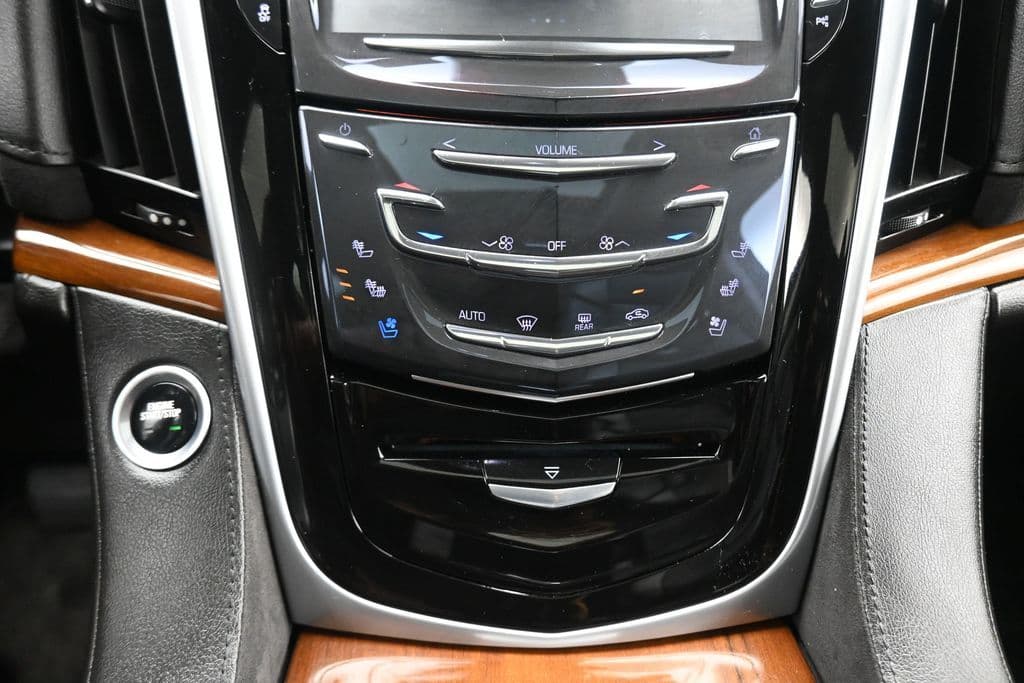 2020 Cadillac Escalade Luxury, photo 23 of 74