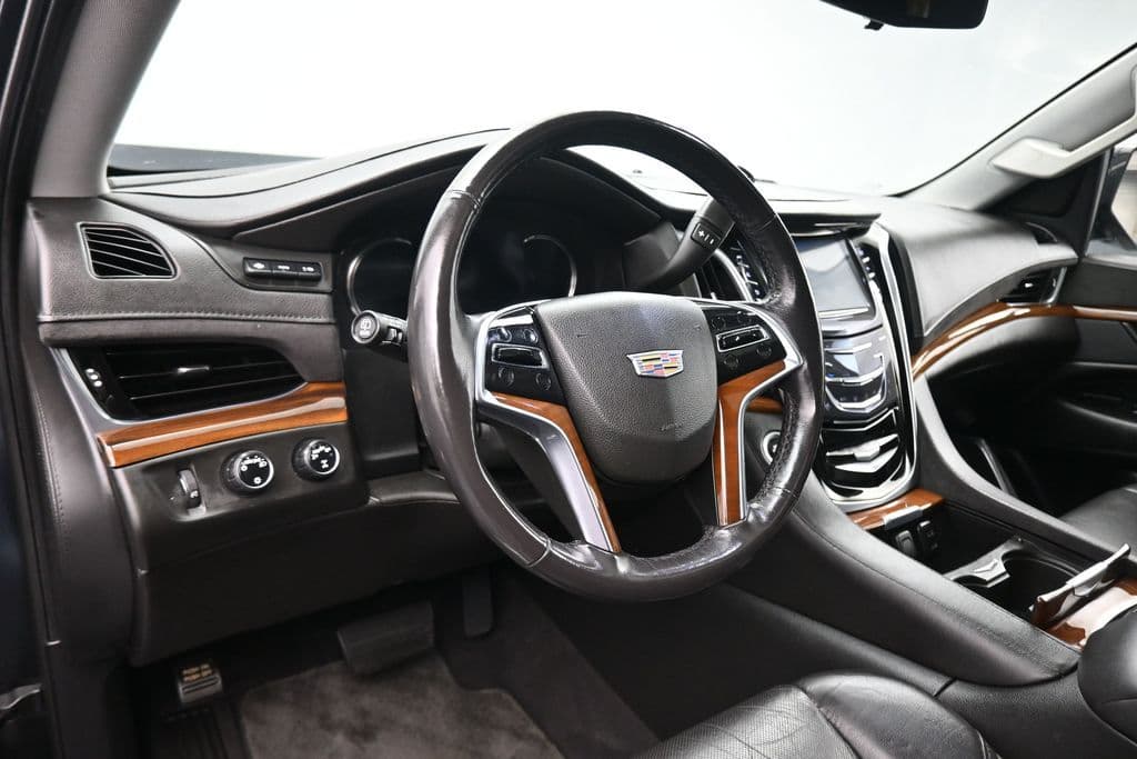 2020 Cadillac Escalade Luxury, photo 14 of 74