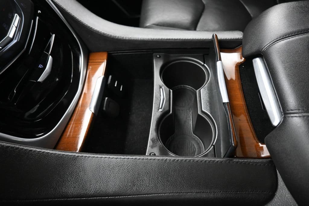 2020 Cadillac Escalade Luxury, photo 25 of 74
