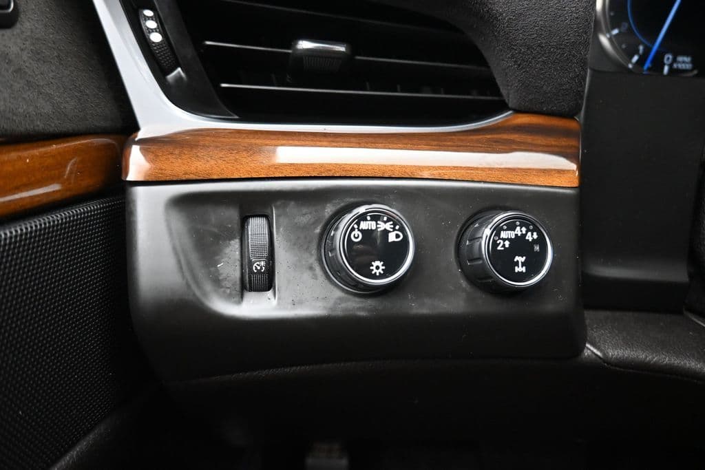2020 Cadillac Escalade Luxury, photo 31 of 74