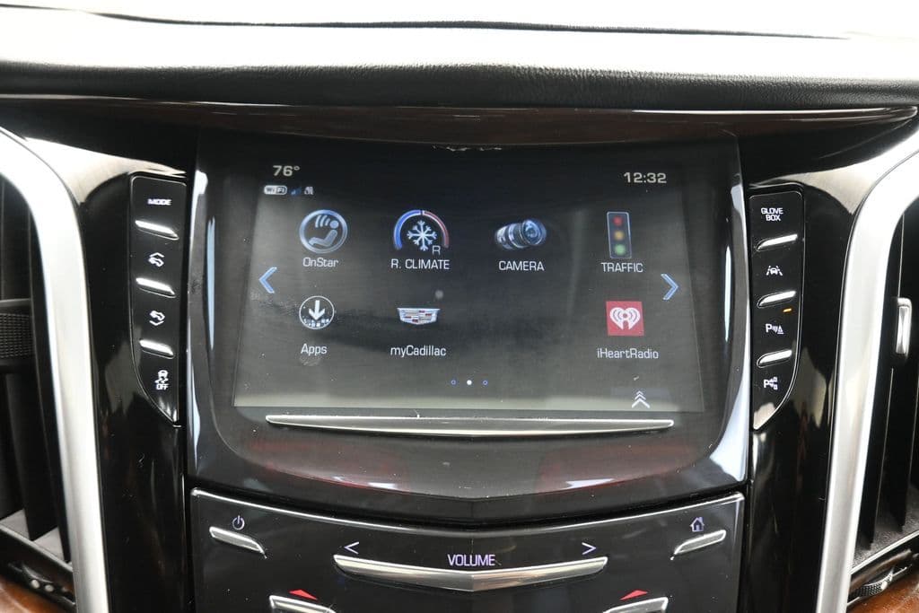 2020 Cadillac Escalade Luxury, photo 18 of 74