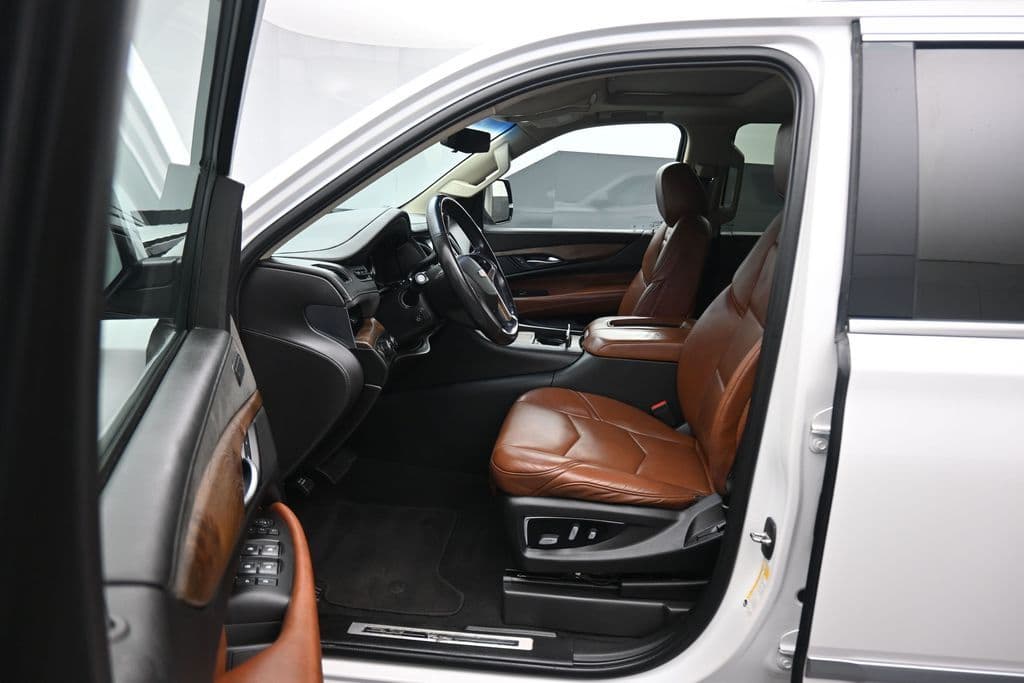 2019 Cadillac Escalade ESV Luxury, photo 12 of 73